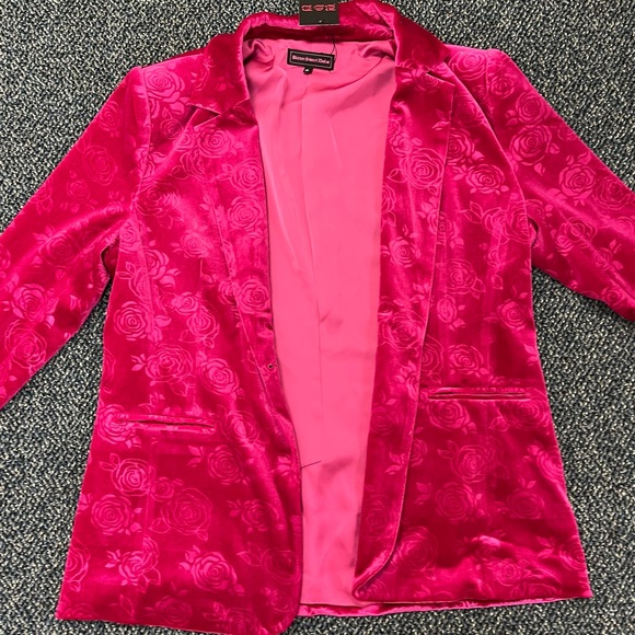 New pink floral velvet blazer - Picture 2 of 6